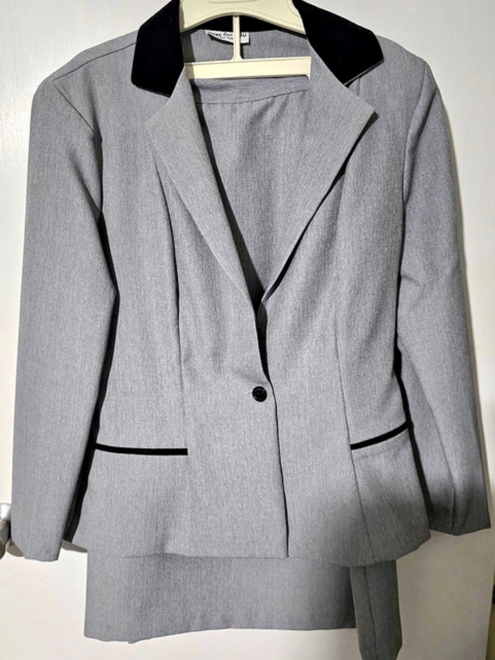 Just for You New York Gray Skirt Suit Set Like New